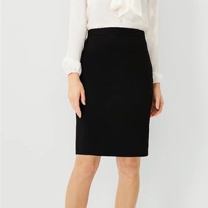 Ann Taylor Pencil Skirt business dress skirt black professional like new size 4